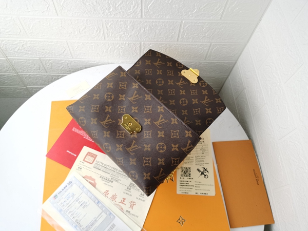 ルイヴィトンバッグ角部分ディテール